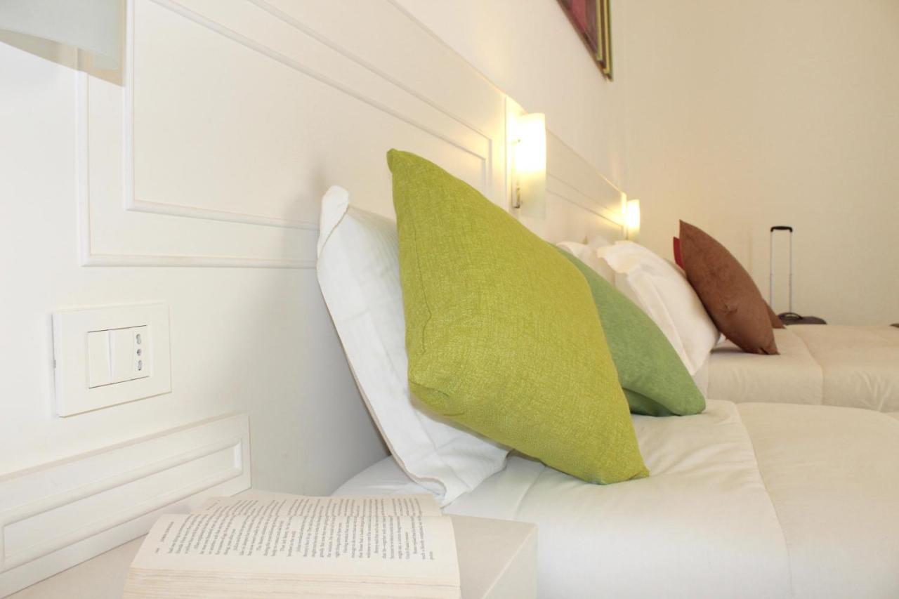 Up Room&Suite Lecce Exterior photo